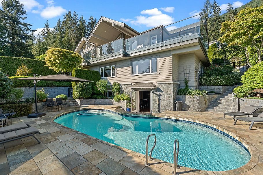 5168 Redonda Drive North Vancouver, BC - 22