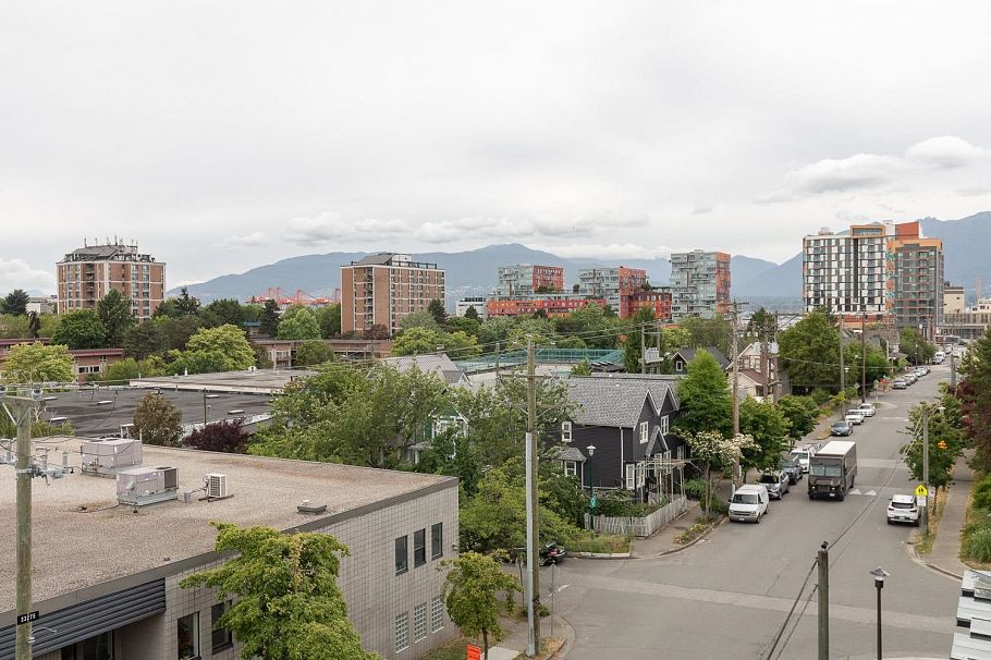 321 1120 E Georgia Street Vancouver, BC - 24