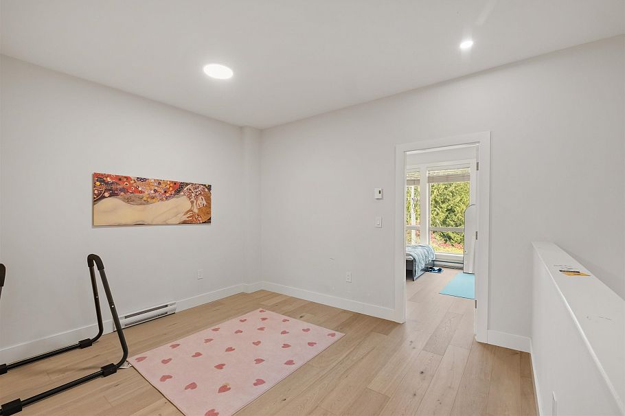 5 115 W Queens Road North Vancouver, BC - 17