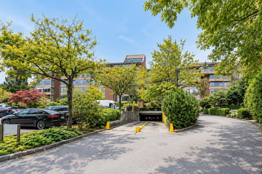 513 2101 Mcmullen Avenue Vancouver, BC - 2