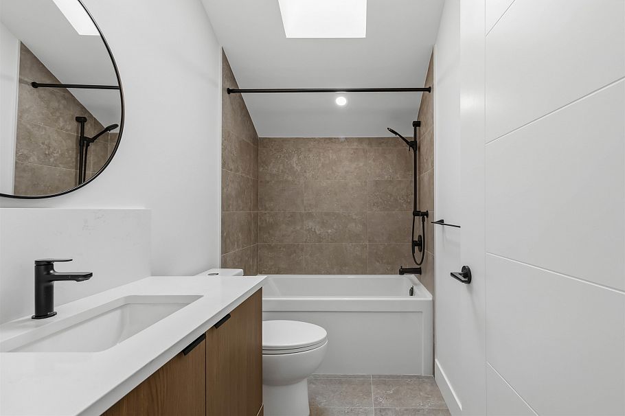 2 552 Kaslo Street Vancouver, BC - 22