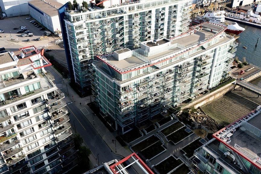 409 185 Victory Ship Way North Vancouver, BC - 35