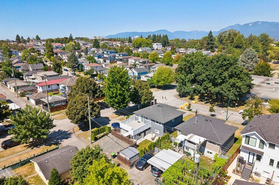 3006 E Georgia Street Vancouver, BC - 34