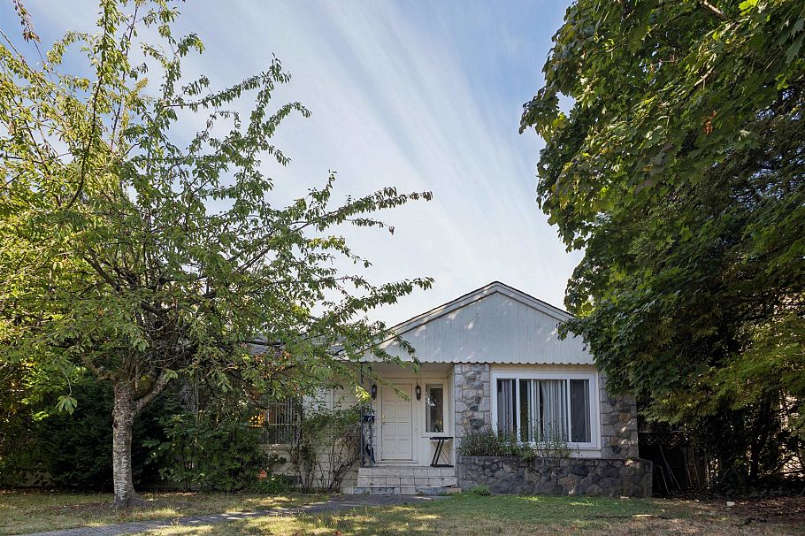 1441 W 49th Avenue Vancouver, BC - 38