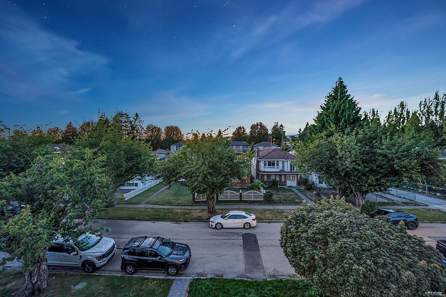 1 5150 Spencer Street Vancouver, BC - 24