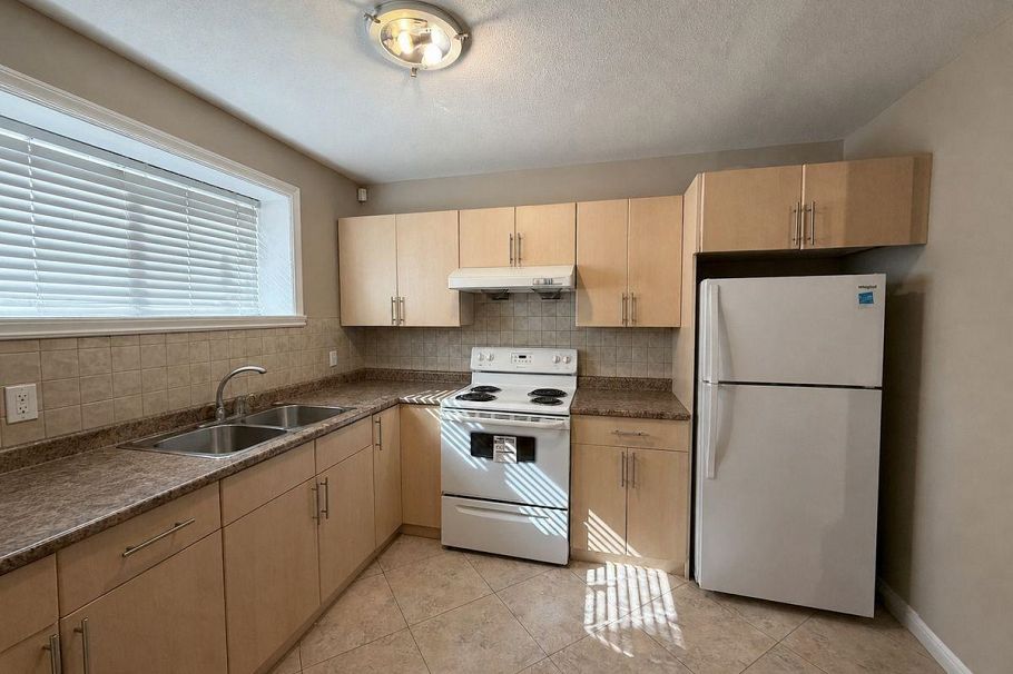 5885 Lincoln Street Vancouver, BC - 35