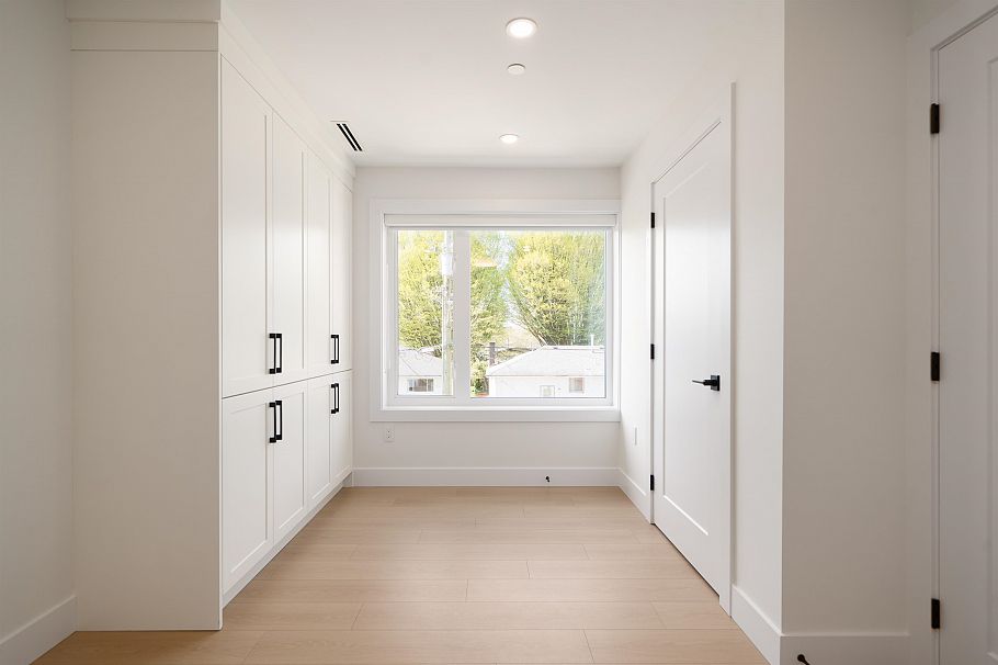 4830 Duchess Street Vancouver, BC - 11