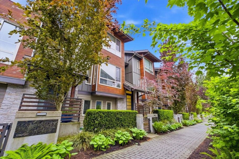 24 897 Premier Street North Vancouver, BC - 24