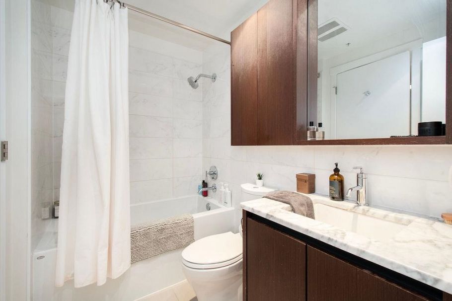 206 135 W 2nd Street North Vancouver, BC - 18