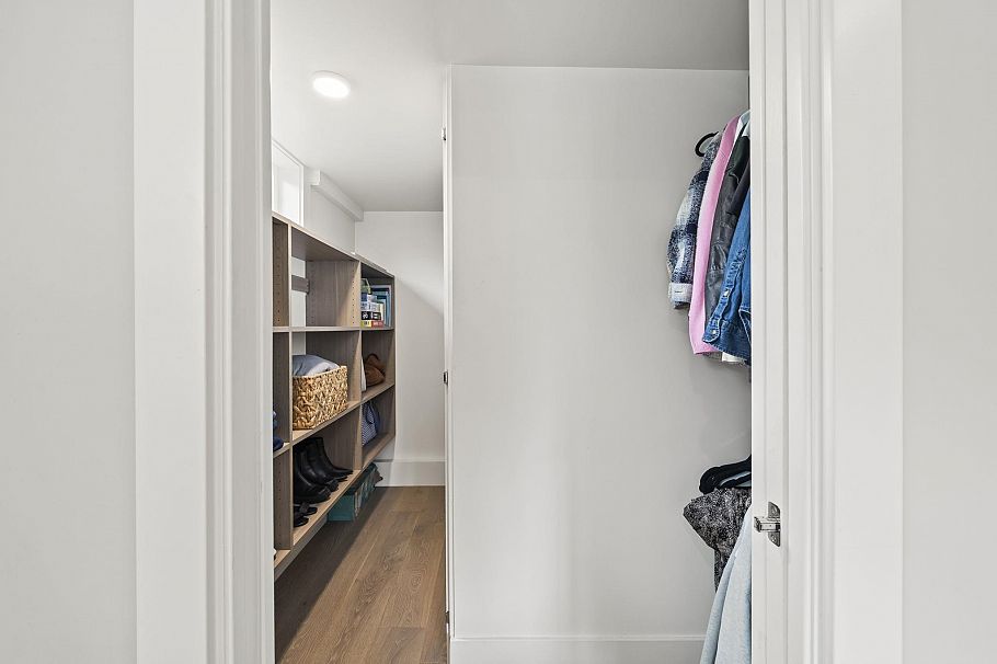 2 233 W 5th Street North Vancouver, BC - 18