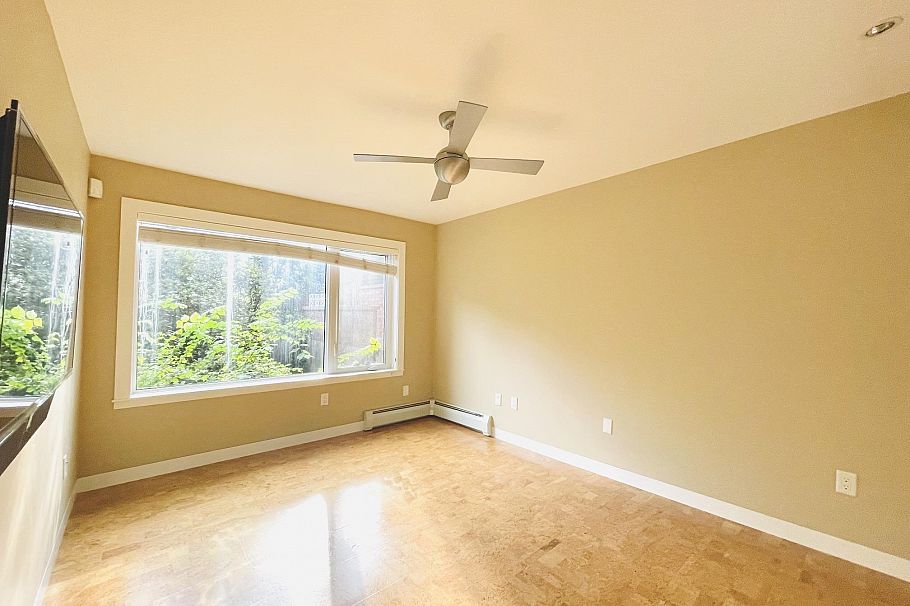 404 1405 W 15th Avenue Vancouver, BC - 14