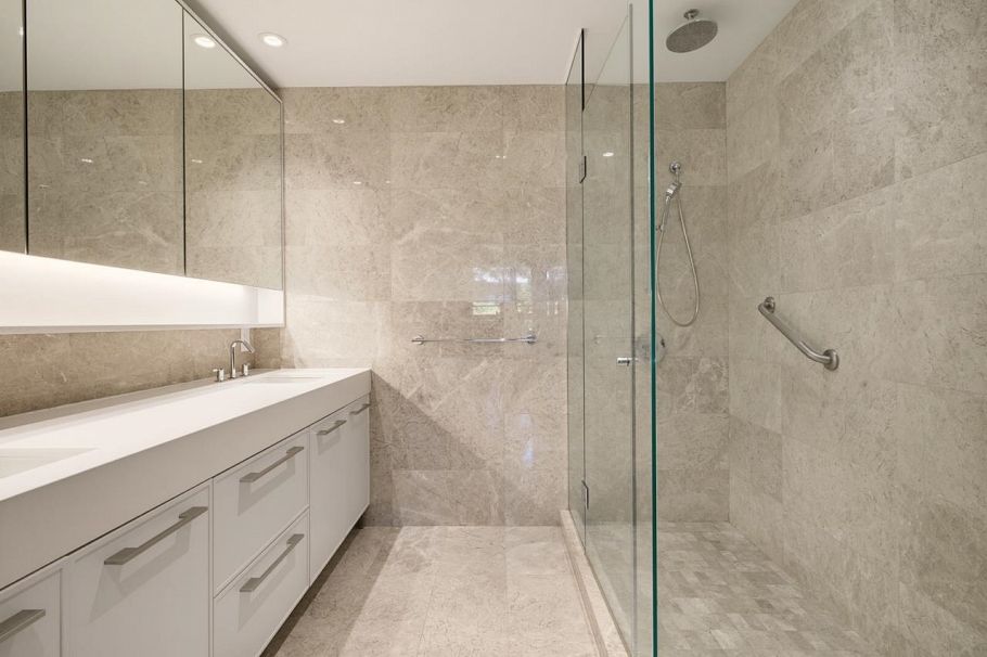 218 3220 Connaught Crescent North Vancouver, BC - 10