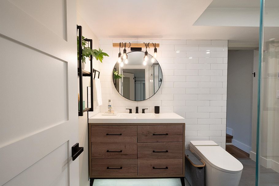 3067 Plymouth Drive North Vancouver, BC - 36