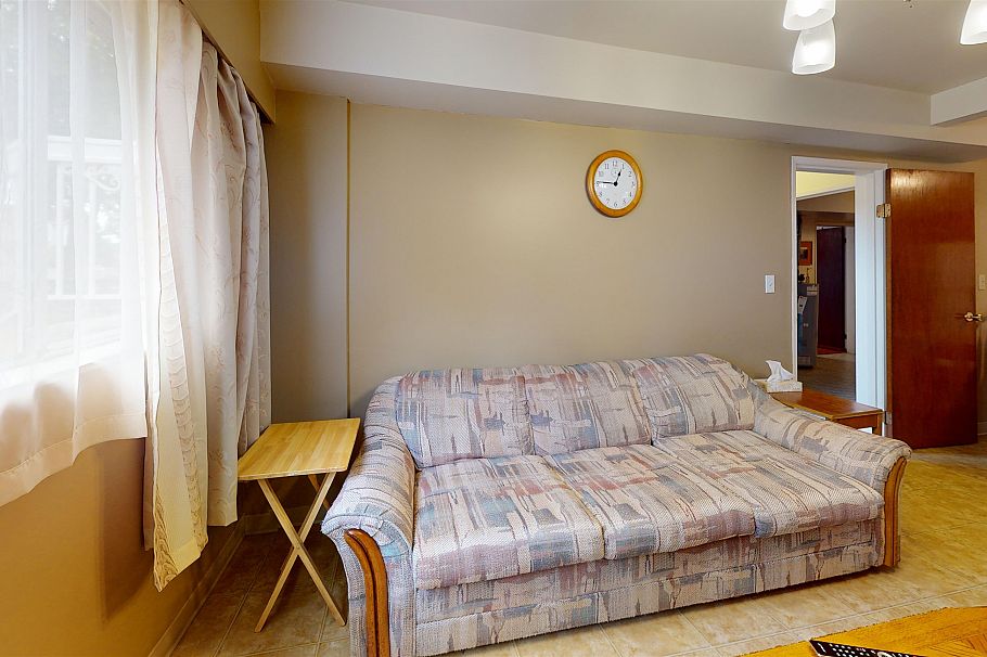 2540 E 25th Avenue Vancouver, BC - 25