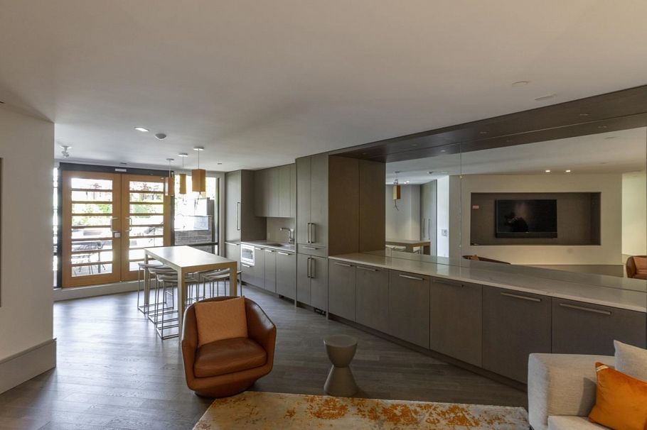 218 3220 Connaught Crescent North Vancouver, BC - 20