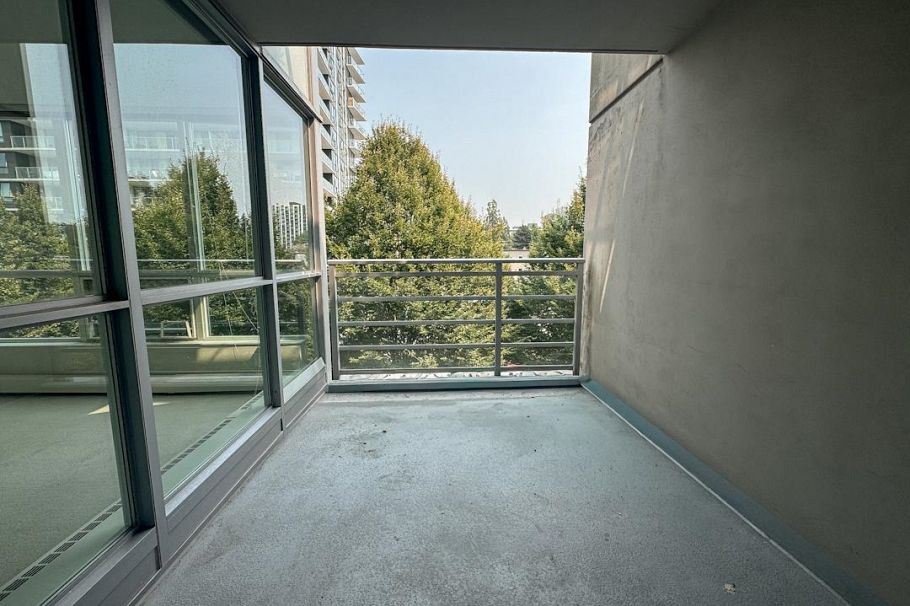 321 135 E 17th Street North Vancouver, BC - 11