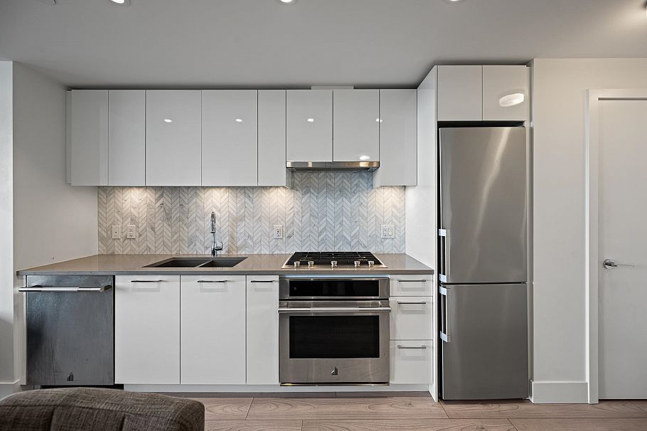 1306 3581 E Kent Avenue North Vancouver, BC - 6