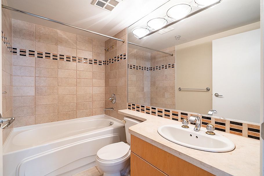 2303 1199 Marinaside Crescent Vancouver, BC - 17