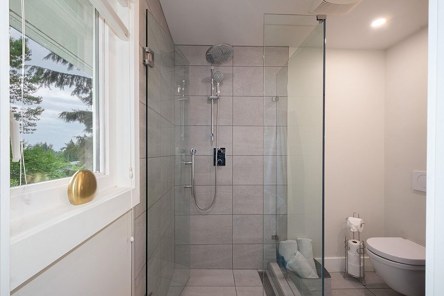 3067 Plymouth Drive North Vancouver, BC - 23