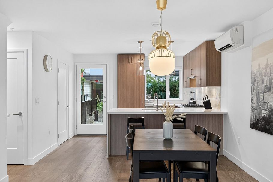 561 W 29th Avenue Vancouver, BC - 7