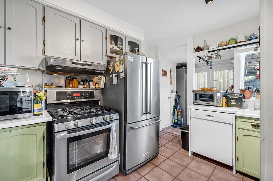 319 E 27th Street North Vancouver, BC - 26