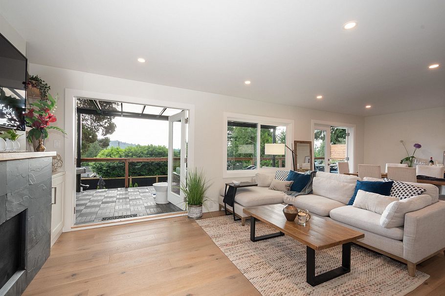3067 Plymouth Drive North Vancouver, BC - 13
