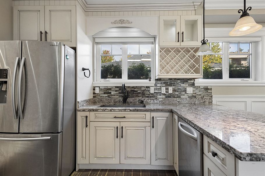 1441 W 49th Avenue Vancouver, BC - 10