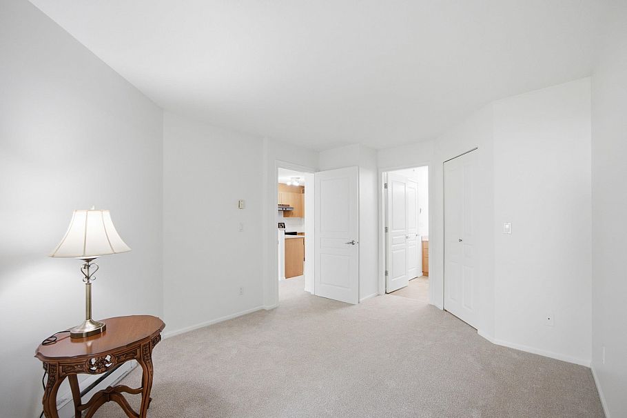363 1100 E 29th Street North Vancouver, BC - 20