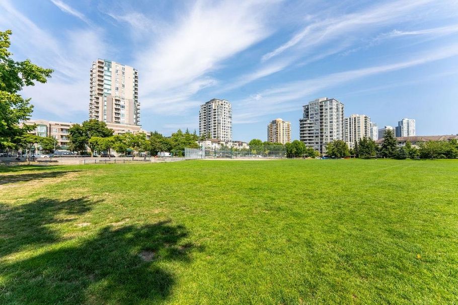 1408 5189 Gaston Street Vancouver, BC - 29