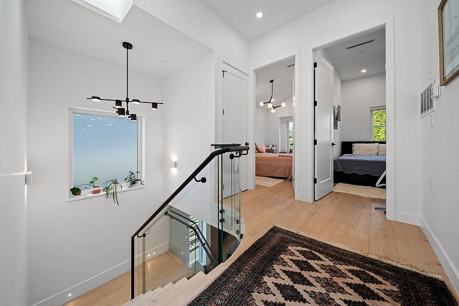 1438 E 17th Avenue Vancouver, BC - 18