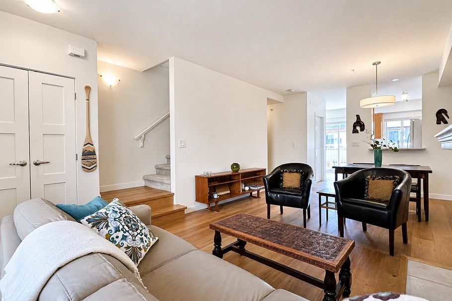 13 915 Tobruck Avenue North Vancouver, BC - 5