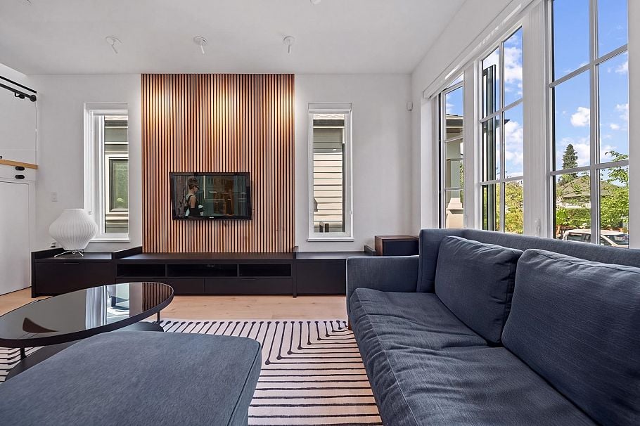 1438 E 17th Avenue Vancouver, BC - 3