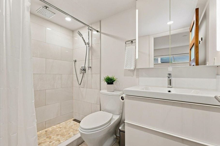 203 1729 E Georgia Street Vancouver, BC - 18