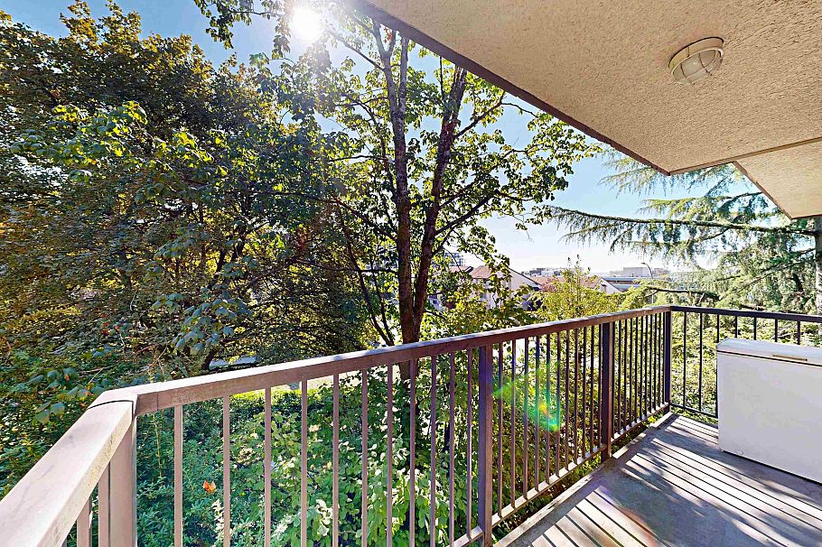 204 252 W 2nd Street North Vancouver, BC - 34