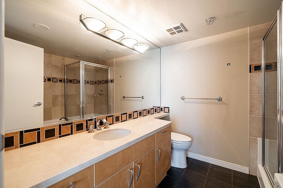 2303 1199 Marinaside Crescent Vancouver, BC - 14