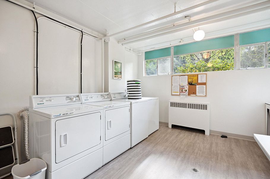401 1315 Cardero Street Vancouver, BC - 23