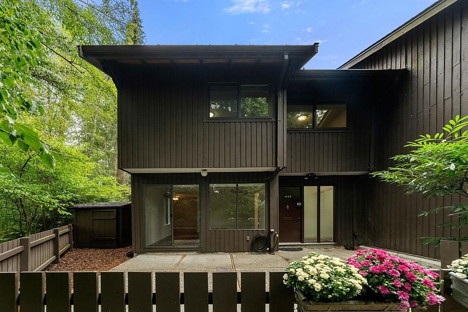 1828 Purcell Way North Vancouver, BC - 2
