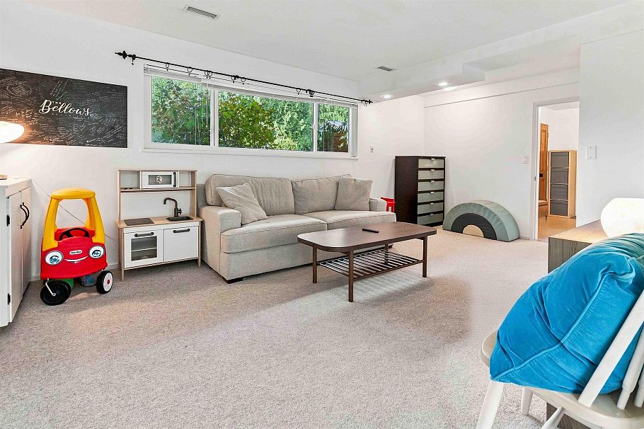 2285 Tompkins Crescent North Vancouver, BC - 20