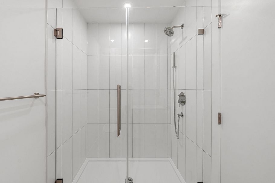 404 3594 Malsum Drive North Vancouver, BC - 13