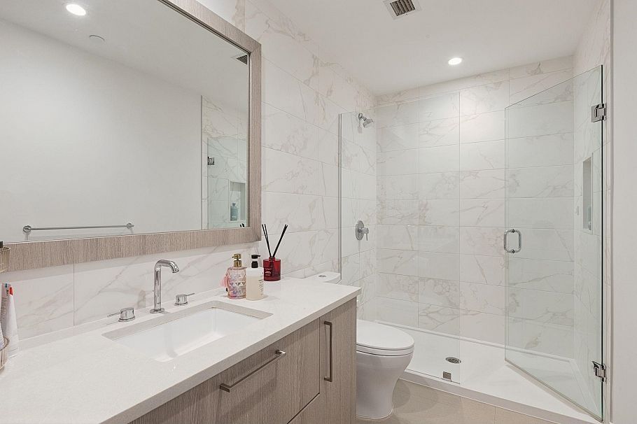 203 747 E 3rd Street North Vancouver, BC - 17