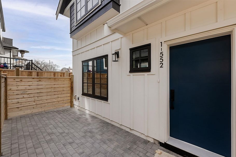 1 552 Kaslo Street Vancouver, BC - 27