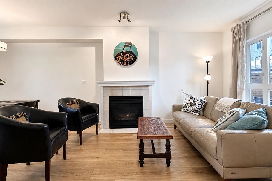 13 915 Tobruck Avenue North Vancouver, BC - 3