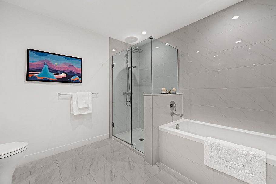 707 E 3 Street North Vancouver, BC - 24