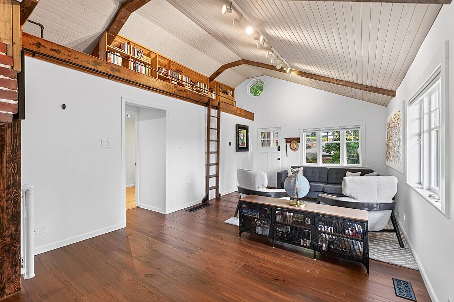 1371 Borthwick Road North Vancouver, BC - 4