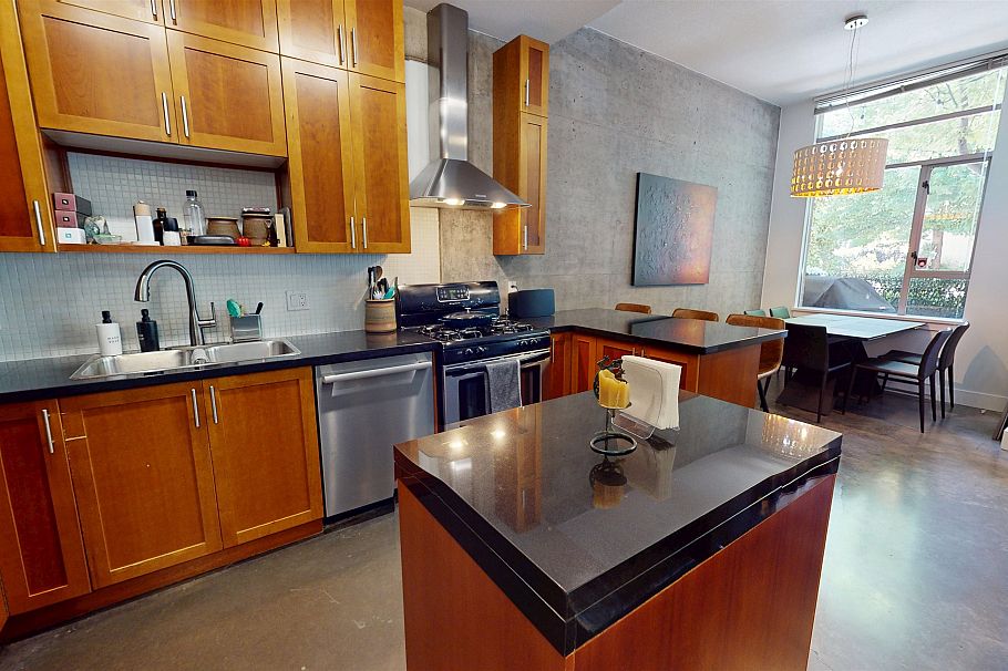 357 E 11th Avenue Vancouver, BC - 10
