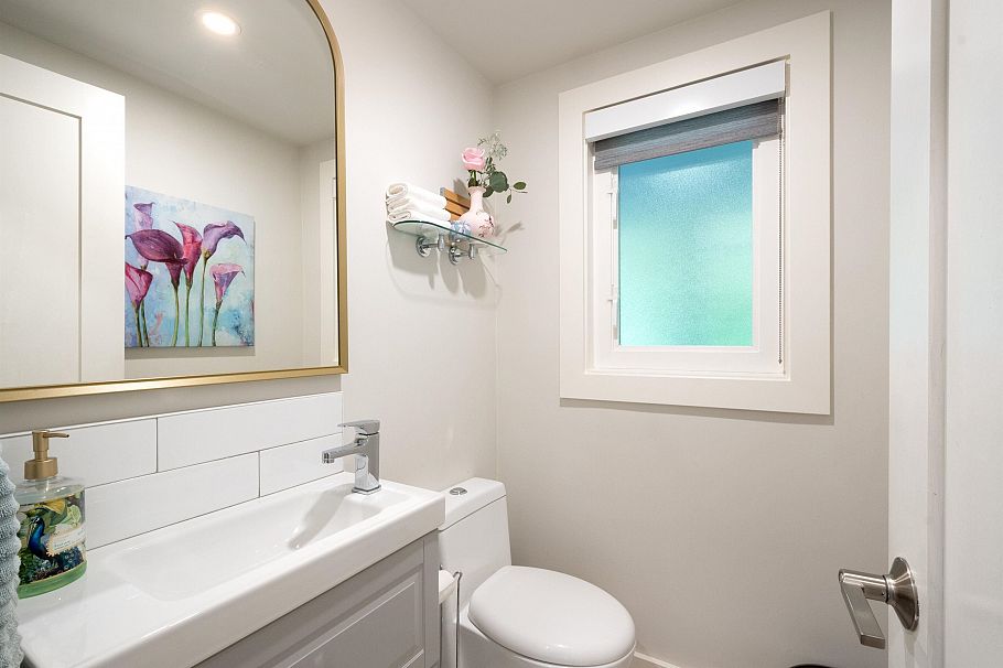 3067 Plymouth Drive North Vancouver, BC - 20