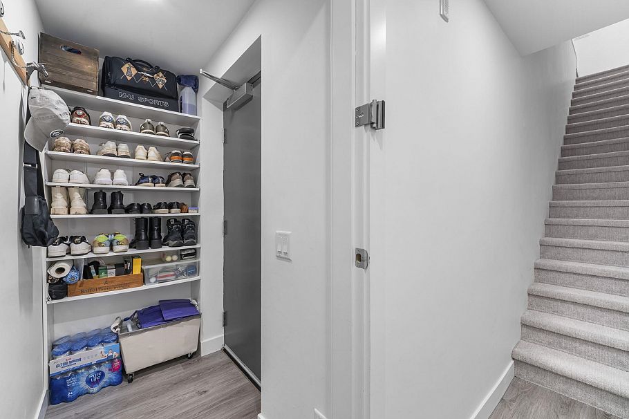 153 2060 Curling Road North Vancouver, BC - 27