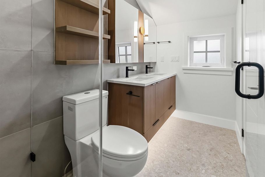 2 552 Kaslo Street Vancouver, BC - 17