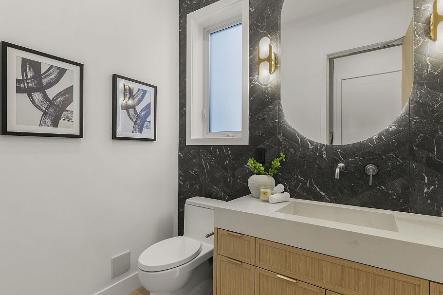 1 3255 W 13th Avenue Vancouver, BC - 9
