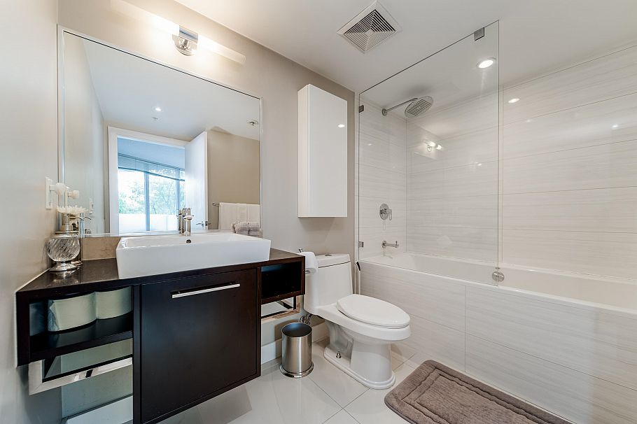 301 689 Abbott Street Vancouver, BC - 16